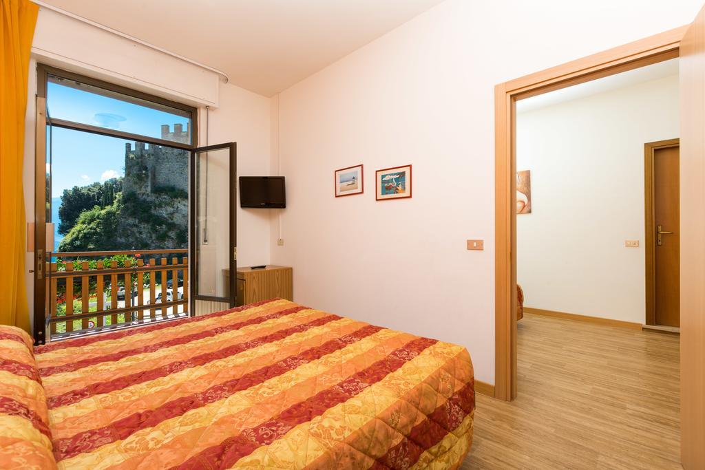 Hotel Antica Croce - Gardaslowemotion Tenno Exterior foto